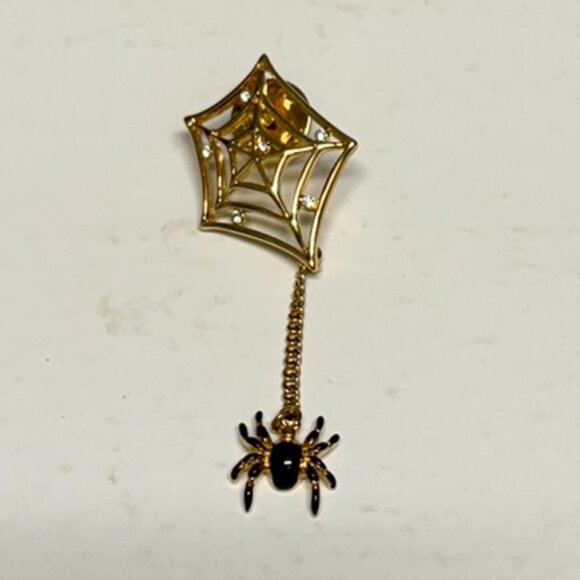 Jewelry - VINTAGE Gold Spider Web Brooch/Pin with Hanging Spider